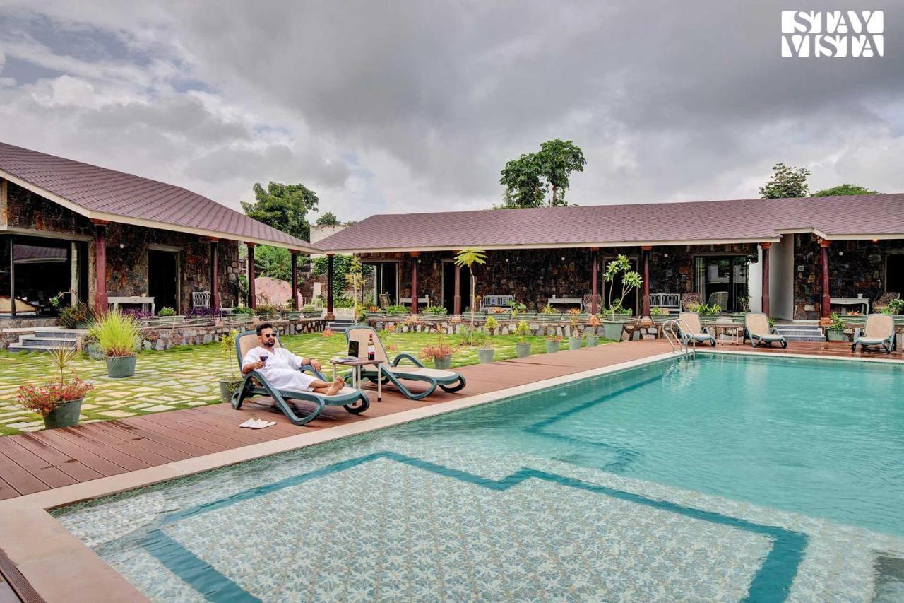 Stayvista'S The Earthen Boutique - City Escape With Spacious Pool, Terrace, Lawn & Indoor-Outdoor Games Udaipur Exterior photo