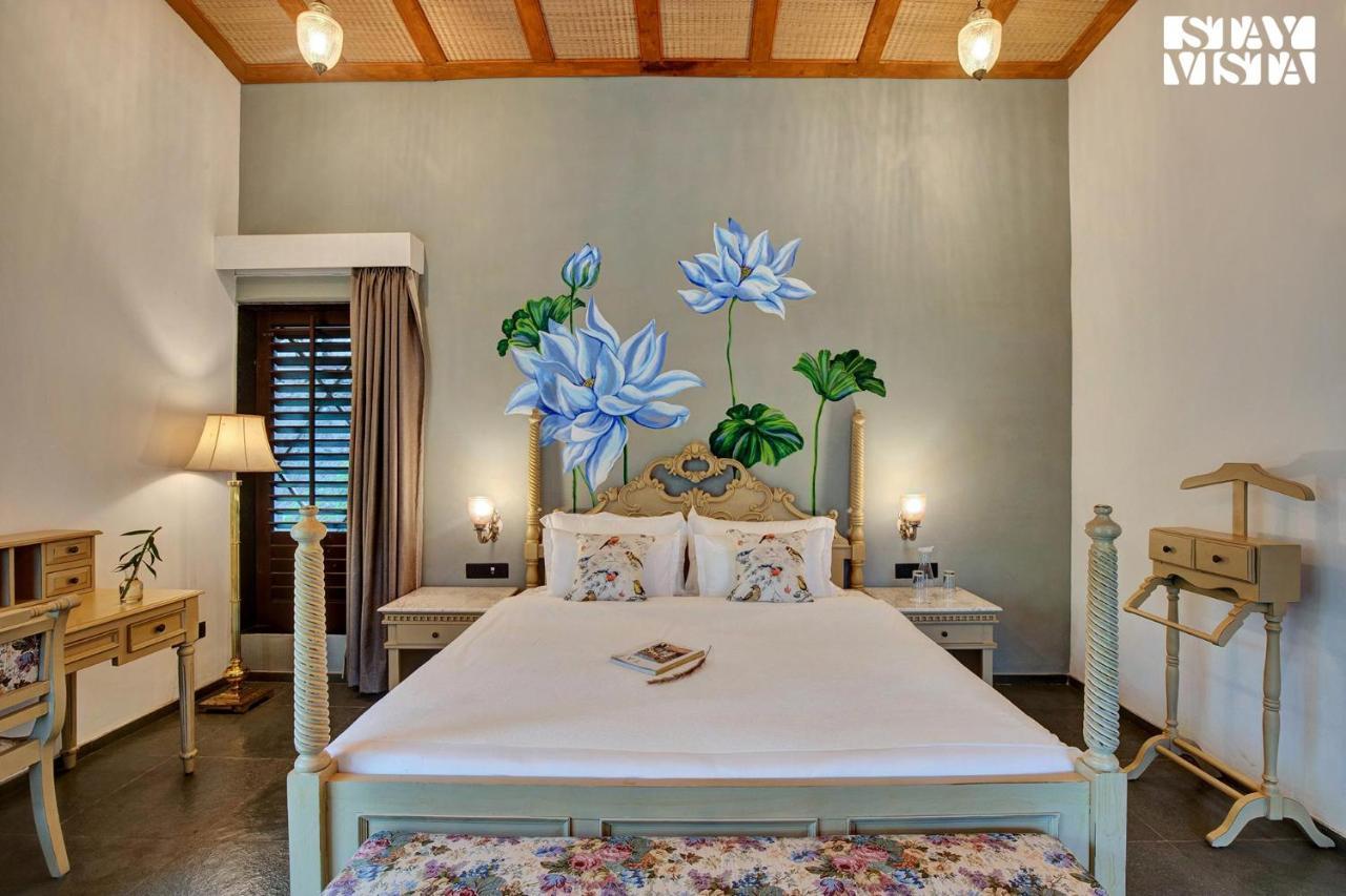Stayvista'S The Earthen Boutique - City Escape With Spacious Pool, Terrace, Lawn & Indoor-Outdoor Games Udaipur Exterior photo